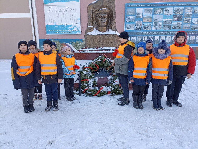В СКВЕРЕ ВЕТЕРАНОВ.